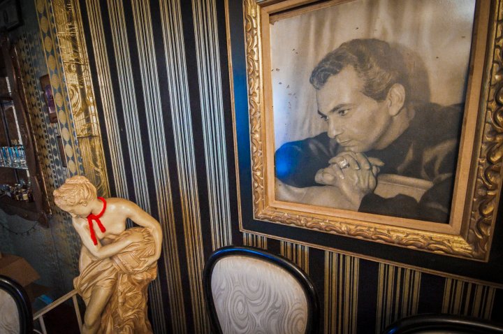 Julios House Wall portrait